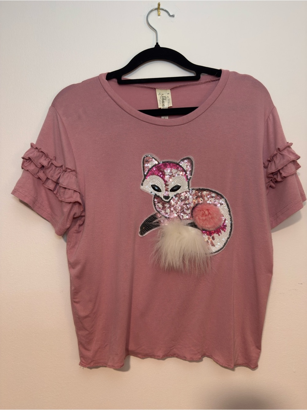 SHUN Bo Pink Short Sleeve Ruffle Fox Sequin Tee